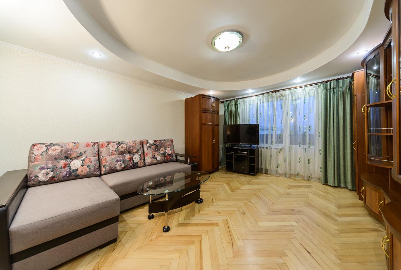 Apartment On Lesi Ukrainky Blvd Kyiv Exterior photo